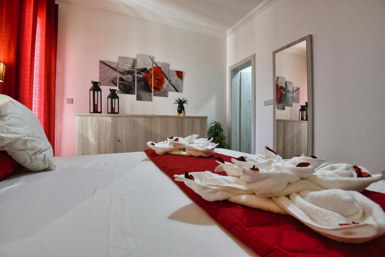 A Bed Of Roses Apartment Marsalforn Exterior photo